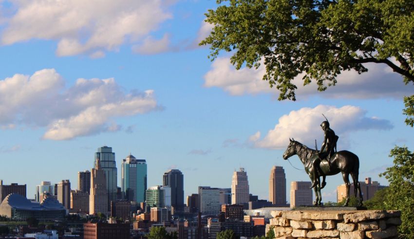 A statue of a man on a horse.