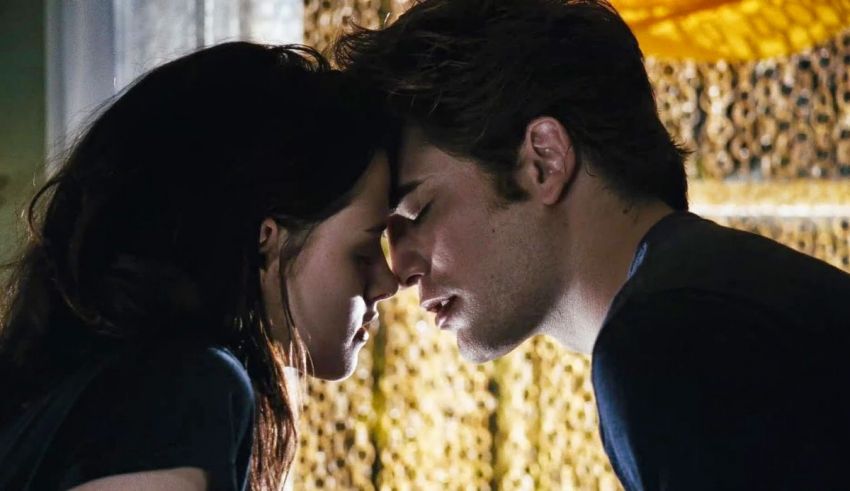 Kristen stewart and robert pattinson kiss in twilight.