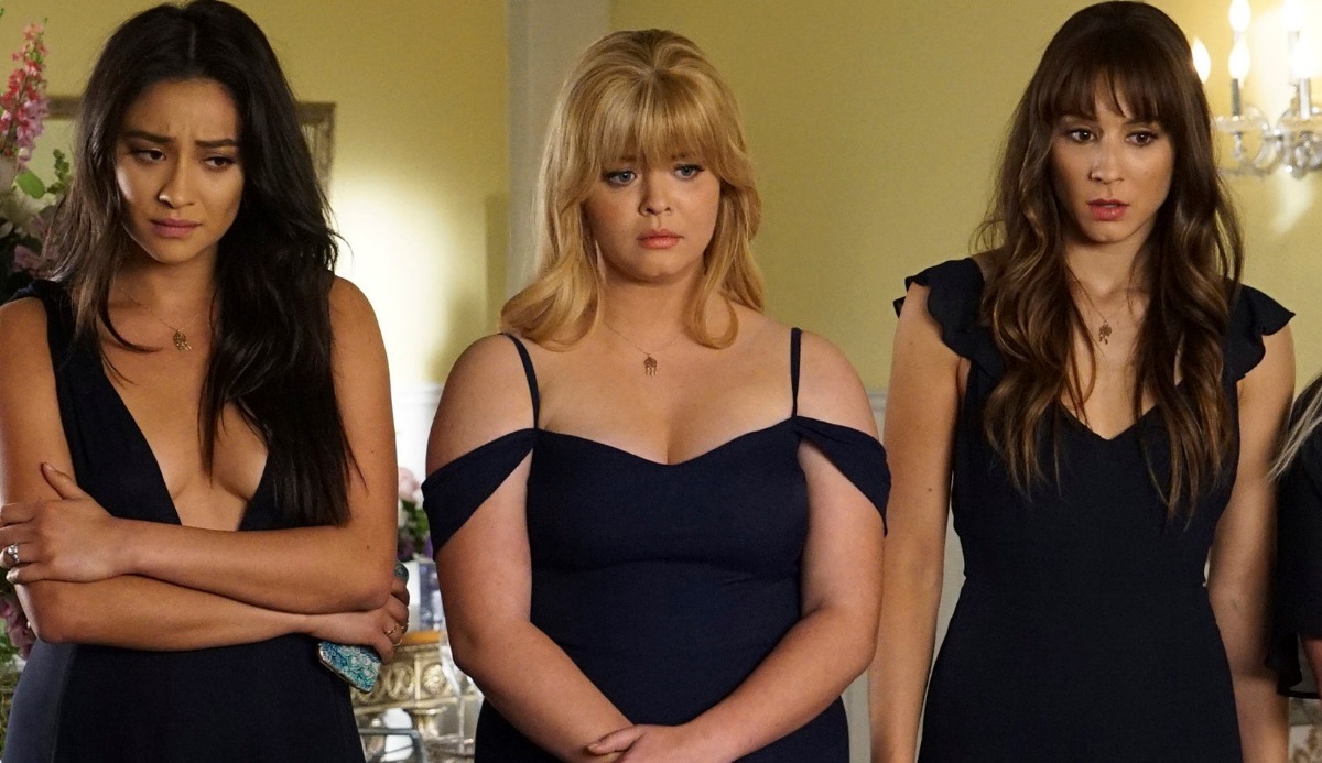 Pretty Little Liars Quiz: Which 1 of 6 Characters Are You? 14