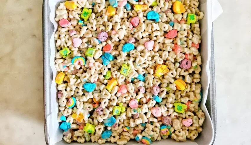 St patrick's day cereal bar in a baking pan.