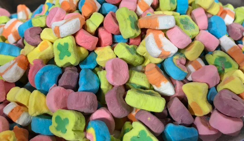 A pile of colorful marshmallows in a bowl.